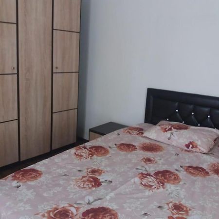 Guest House Elena Makhinjauri Ngoại thất bức ảnh