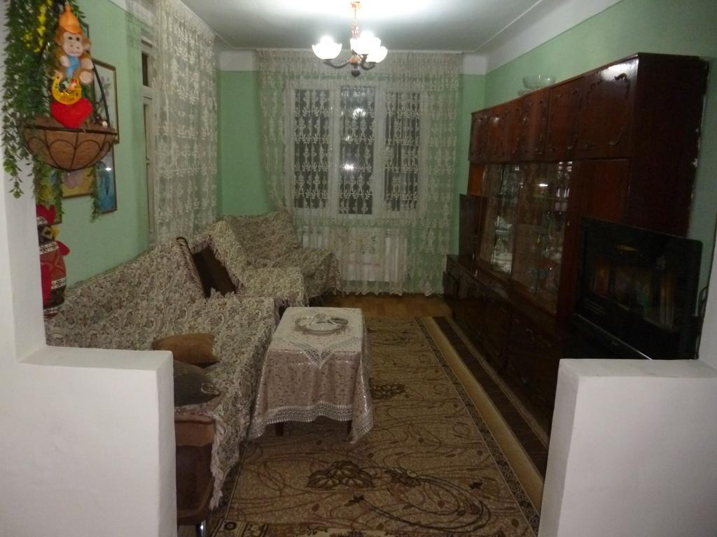 Guest House Elena Makhinjauri Ngoại thất bức ảnh